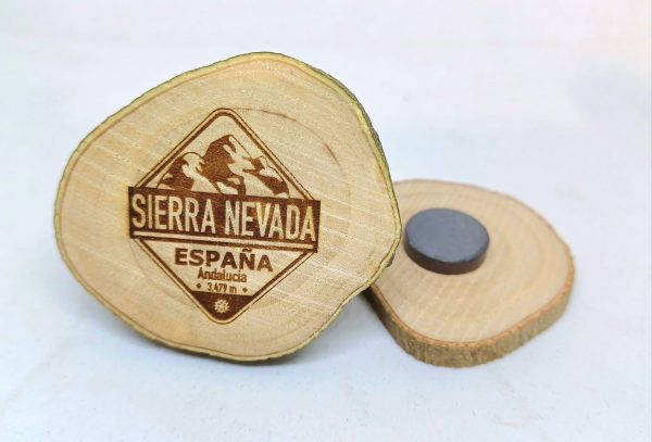 Rodaja de Madera de Olivo con Grabado de Logo Sierra Nevada