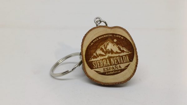 Llavero de Rodaja de Madera de Olivo con Grabado de Logo Circular Sierra Nevada